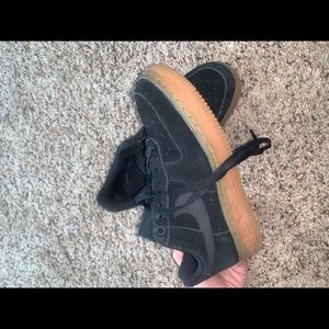 black nike Air Force 1’s